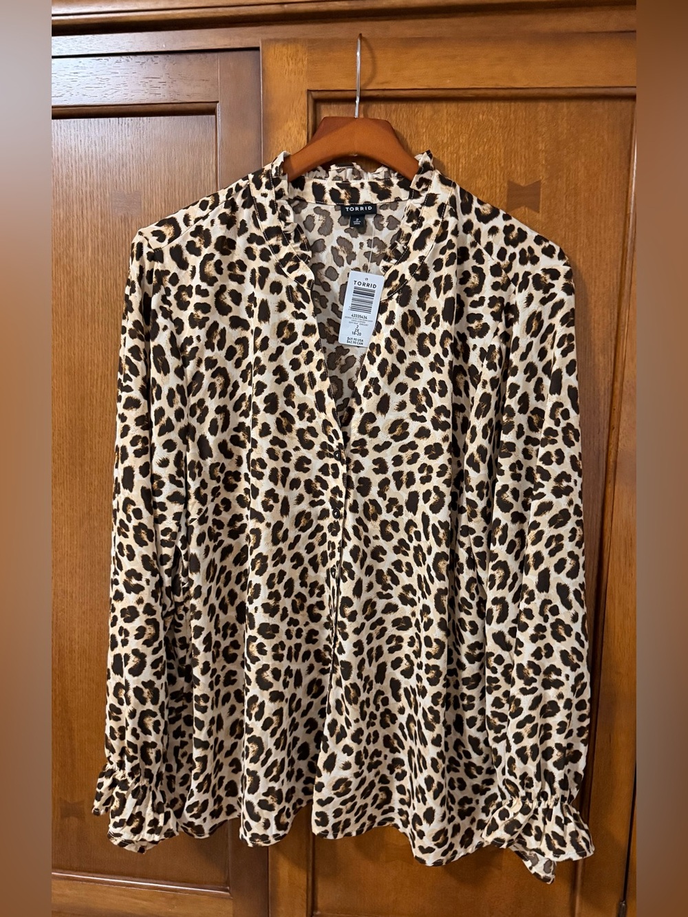 torrid Frida Leopard Print Button Down Long Sleeve Sleeve V-neck Blouse